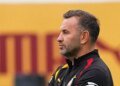 Galatasaray’da çifte ayrılık! Okan Buruk biletlerini kesti