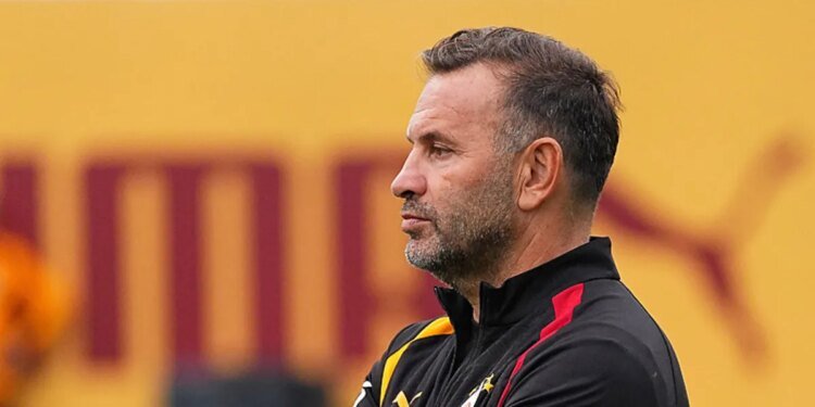 Galatasaray’da çifte ayrılık! Okan Buruk biletlerini kesti