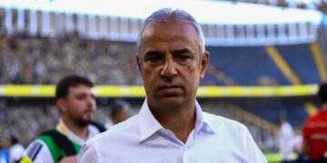 Spor yazarlarından Fenerbahçe yorumları! “Lyon hatırlatması kaygan zeminde olduğunu gösteriyor”