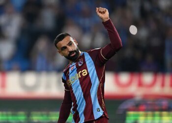 Steven Gerrard’dan Salah’a methiyeler!