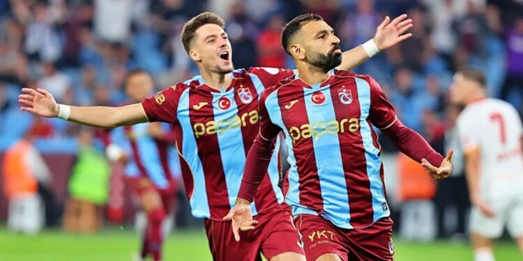 Trabzonspor dev derbide Galatasaray’ı farklı mağlup etti! Maça Muhammed Salah damga vurdu